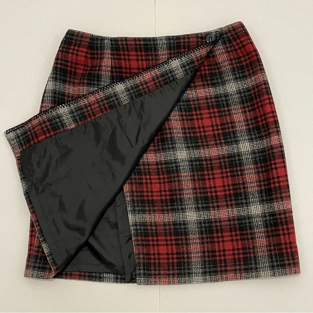 Herman Geist Wool Vintage Plaid Red and Black Women's Wrap Skirt Size 10